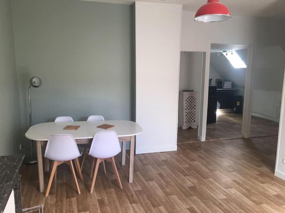 Appartement Avec Parking Proche Cathedrale Bourges Esterno foto